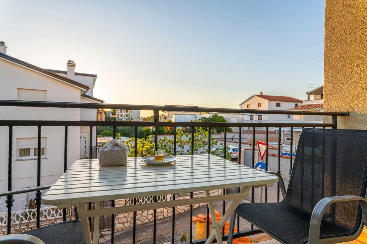 Charming Tale Apartments Modun19 Pirovac Exterior foto