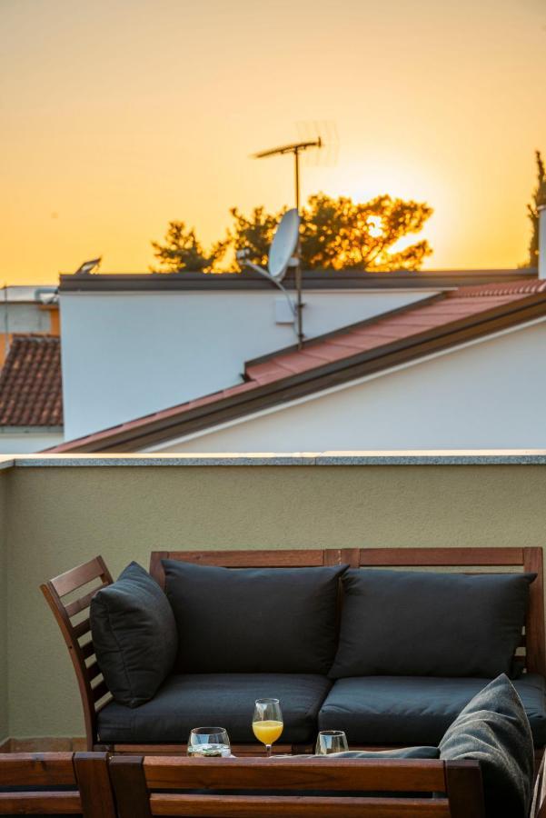 Charming Tale Apartments Modun19 Pirovac Exterior foto