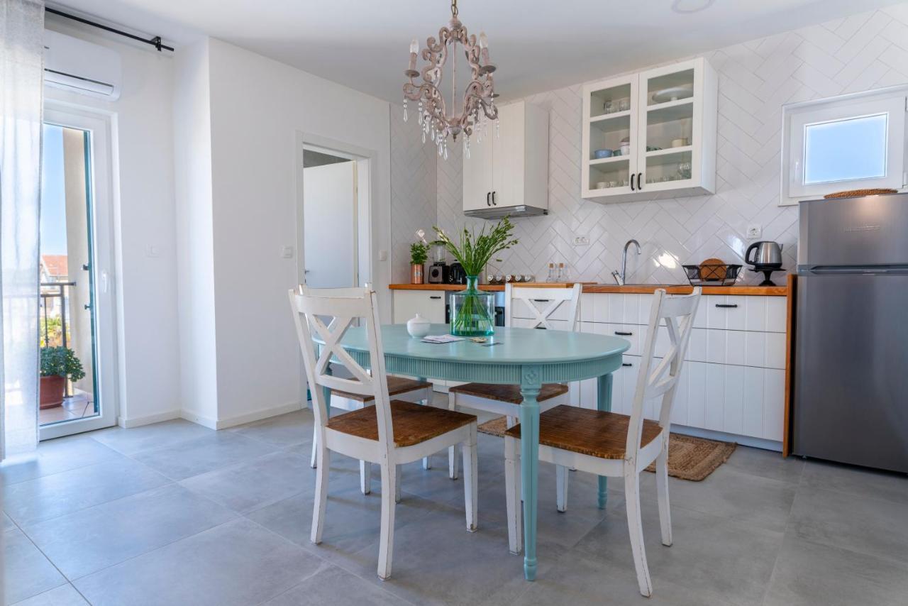 Charming Tale Apartments Modun19 Pirovac Exterior foto