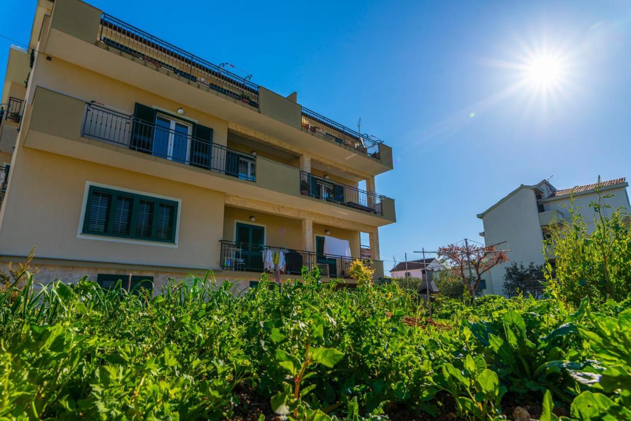 Charming Tale Apartments Modun19 Pirovac Exterior foto