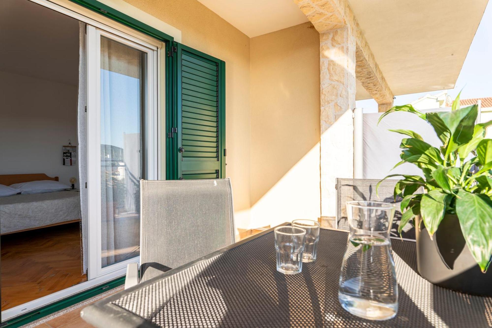 Charming Tale Apartments Modun19 Pirovac Zimmer foto